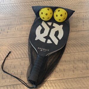 Recruit Pickleball Set with Yellow Balls